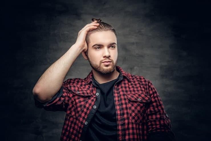 why do the british wear wigs in court explained with history, symbolism and surprising modern twists