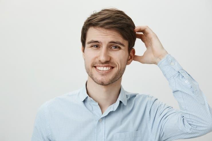 does goldie hawn wear a wig - revealing photos, stylist insights and the surprising truth behind her iconic hairstyles