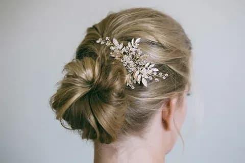 is anna wintour wearing a wig The Truth Behind the Rumor and Hairstyle Secrets