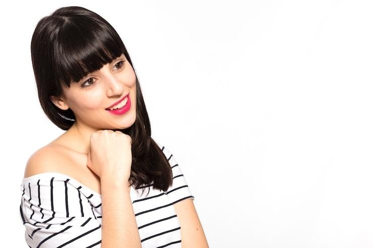 is frankie heck wearing a wig experts weigh in on her changing hairstyles and the on screen look