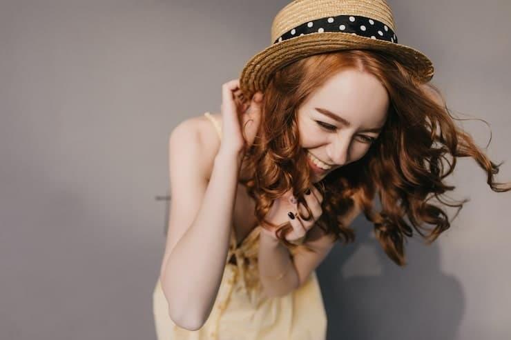 2025 Guide to Honey Blonde Curly Wigs — Best Styles, Care Tips and Where to Buy