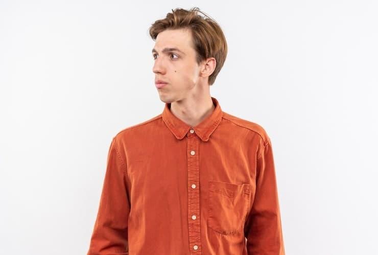 who wears a wig on fox news tonight youtube fact check - how to spot wigs in viral Fox segments and verify YouTube claims