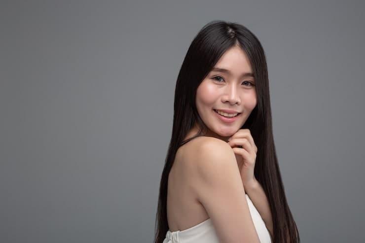 When Did Dolly Parton Start Wearing Wigs Discover the Timeline Reasons and Iconic Moments Behind Her Signature Look