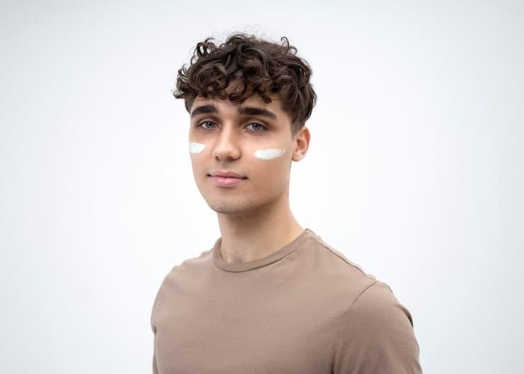 Turn Heads with a 613 honey blonde wig Styling Guide for Effortless Glam